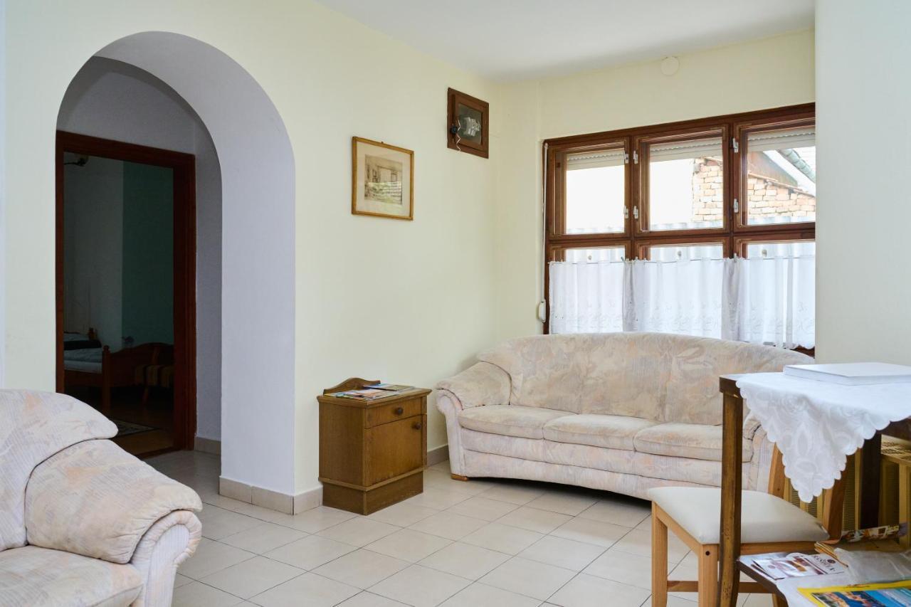 Koelcsey Vendeghaz Apartment ฮูดเมโซวาชาร์เฮย์ ภายนอก รูปภาพ