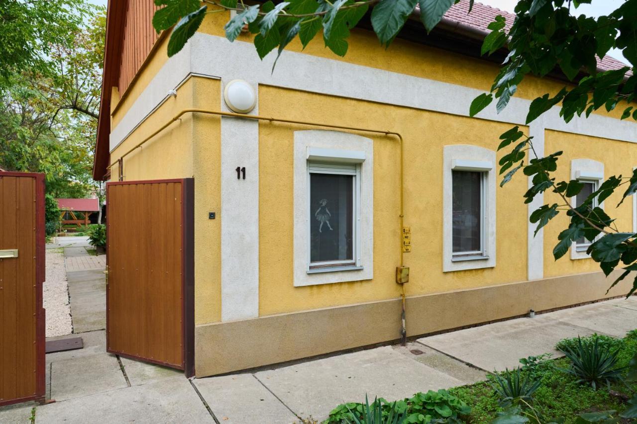 Koelcsey Vendeghaz Apartment ฮูดเมโซวาชาร์เฮย์ ภายนอก รูปภาพ