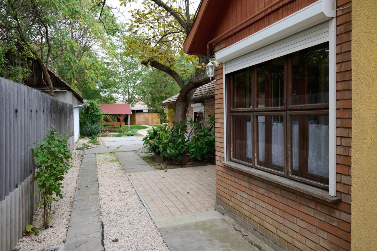 Koelcsey Vendeghaz Apartment ฮูดเมโซวาชาร์เฮย์ ภายนอก รูปภาพ